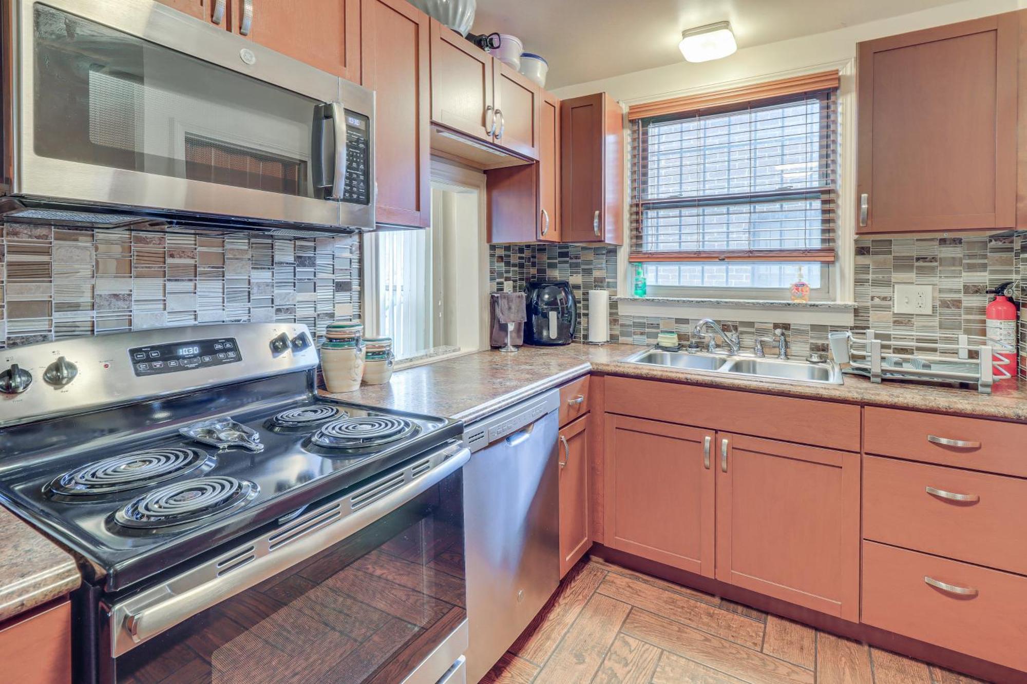 Family-Friendly Detroit Home 12 Mi To Downtown! 외부 사진